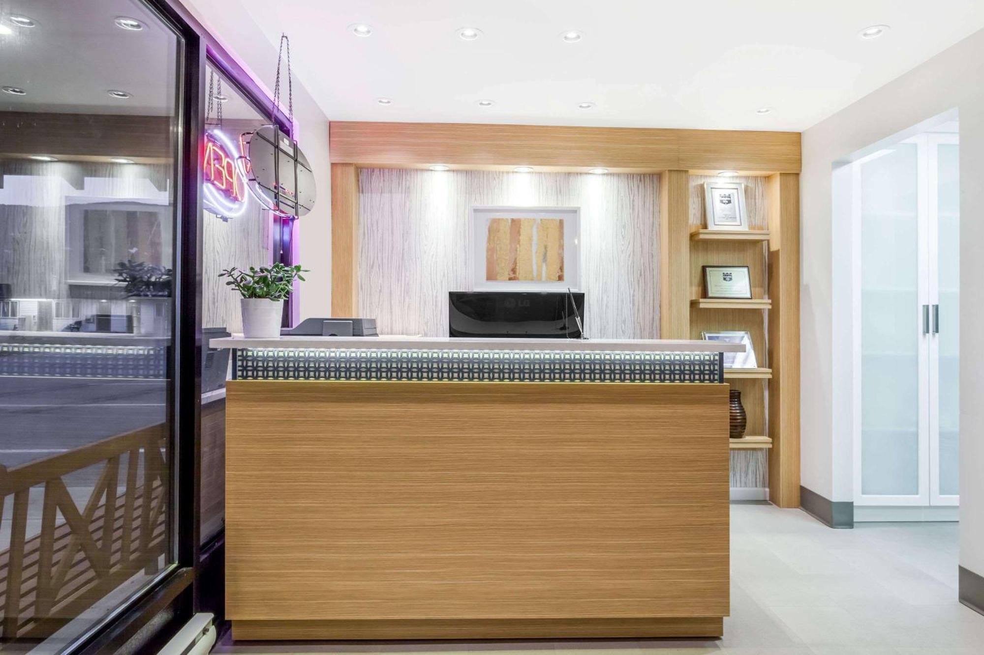 Knights Inn Мерритт Экстерьер фото