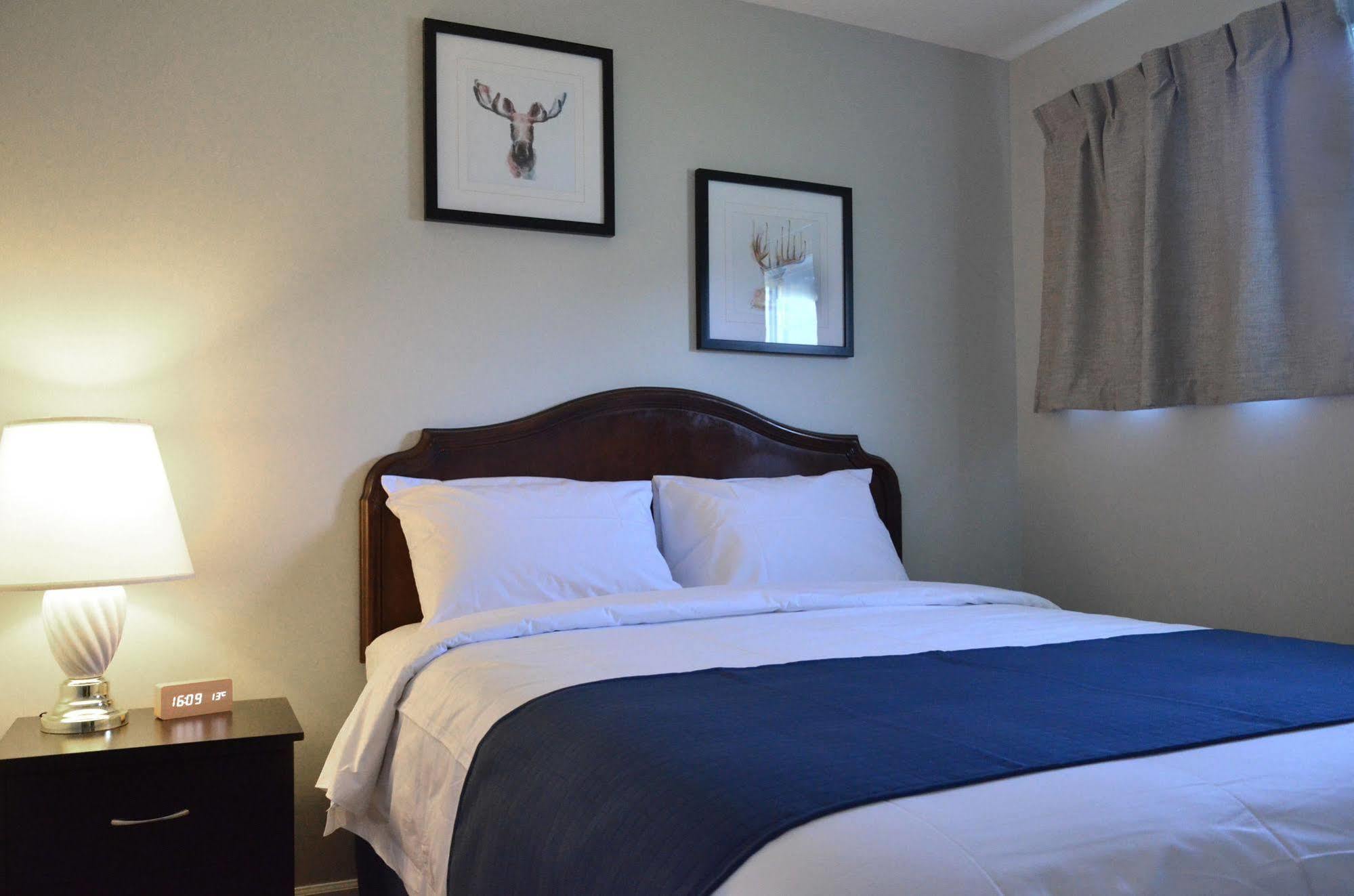 Knights Inn Мерритт Экстерьер фото