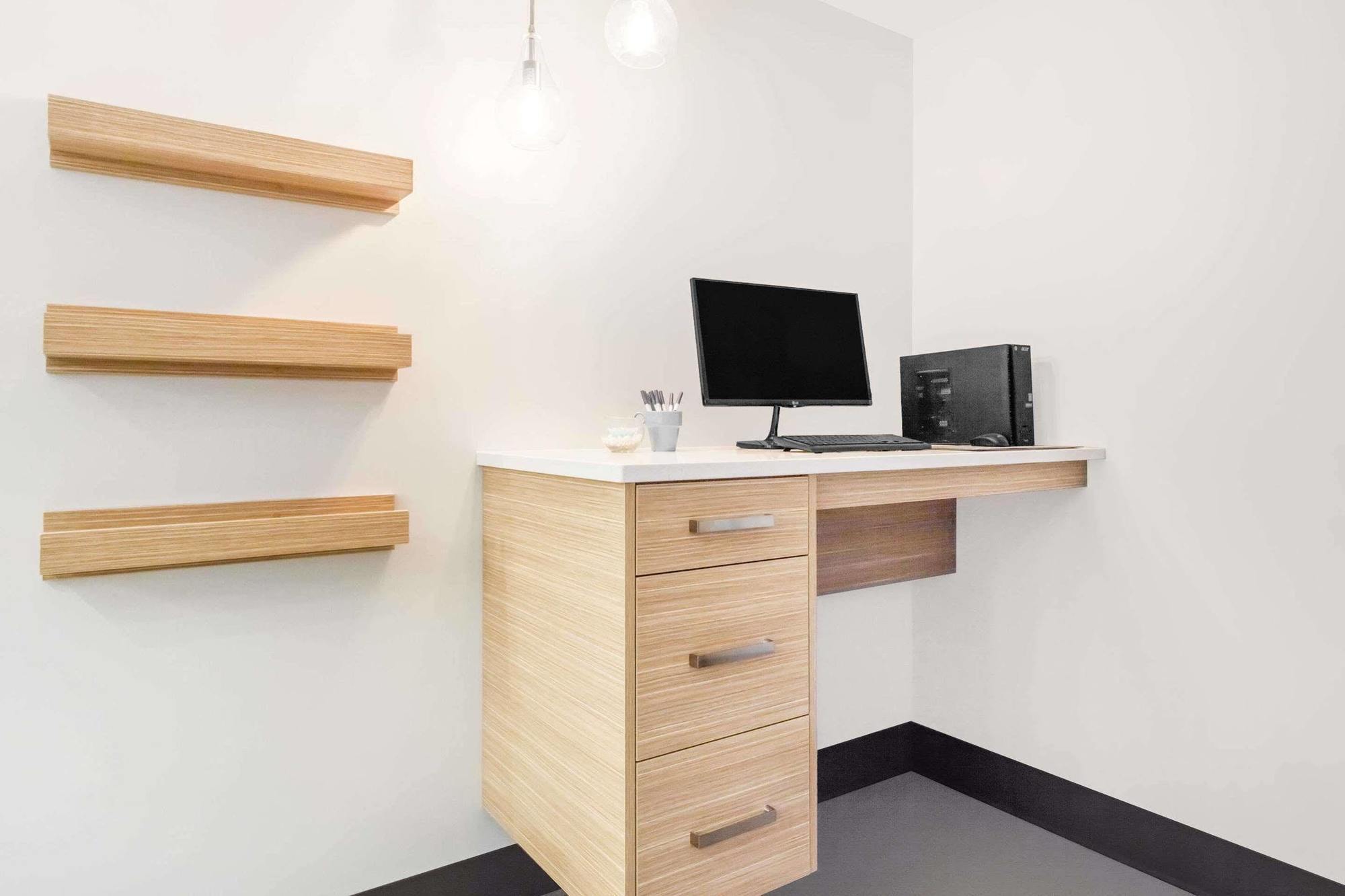 Knights Inn Мерритт Экстерьер фото