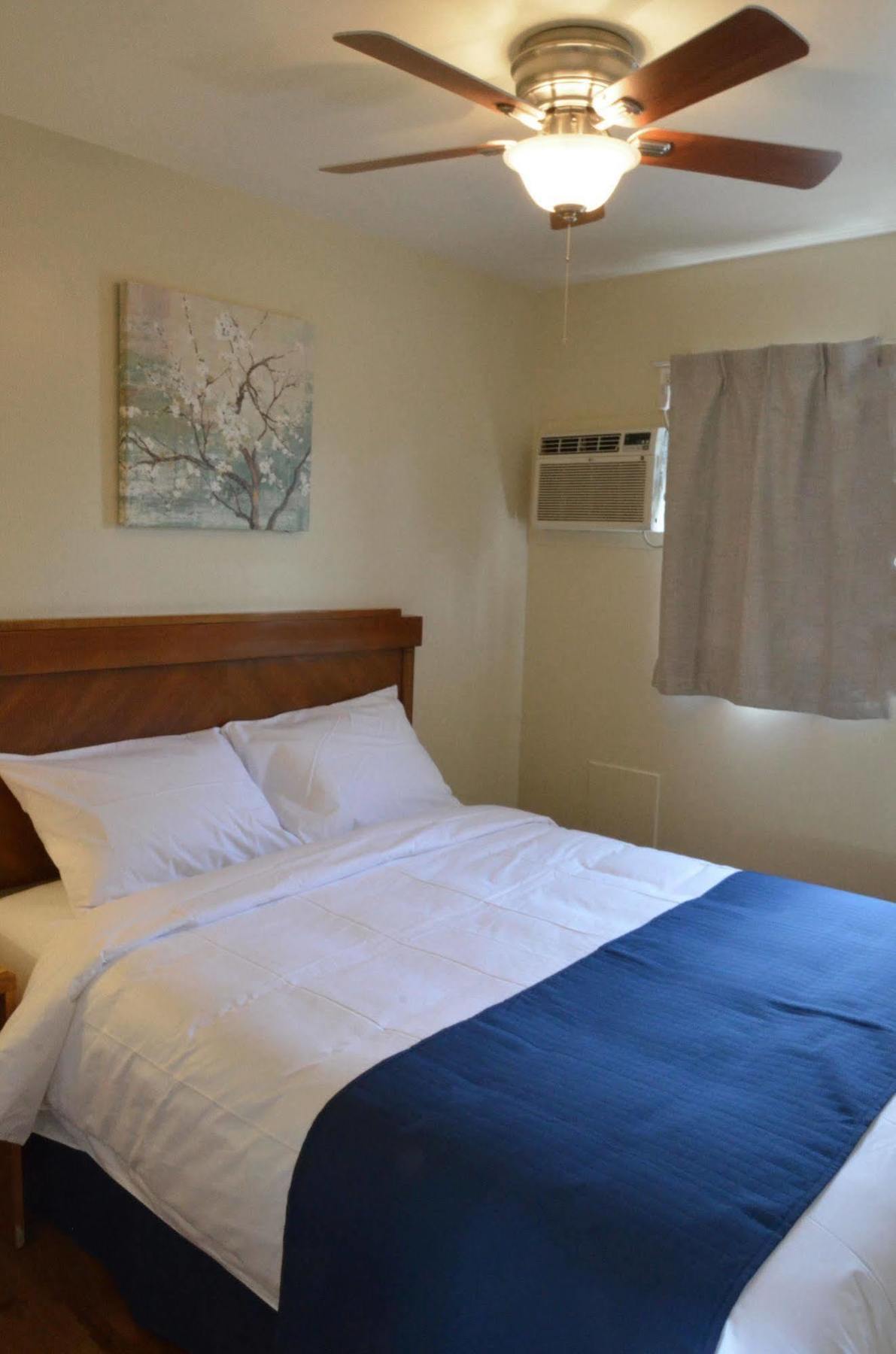 Knights Inn Мерритт Экстерьер фото